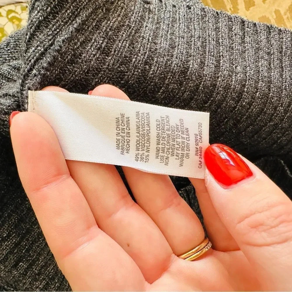 Juicy Couture Women's Grey Oversized Sleeveless Knit Crew Neck Sweater - Picture 9 of 9